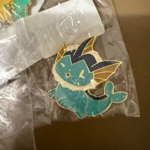 Set of 7 Pokemon Eevee evolution pins NEW umbreon vaporeon leafeon
Sylveon